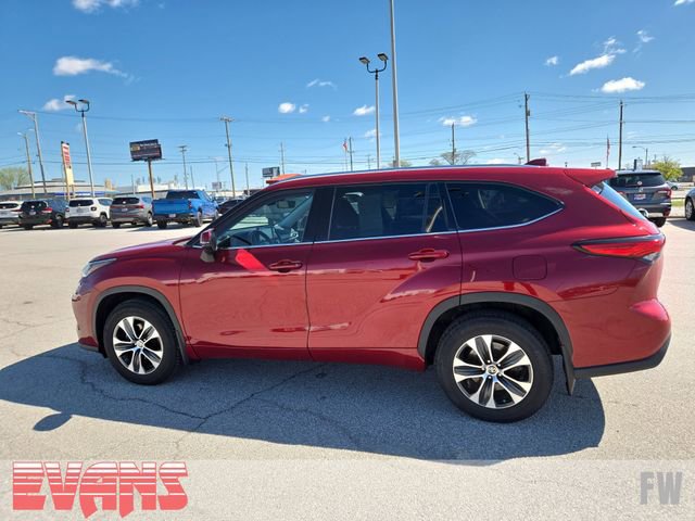 Used 2020 Toyota Highlander XLE image 27