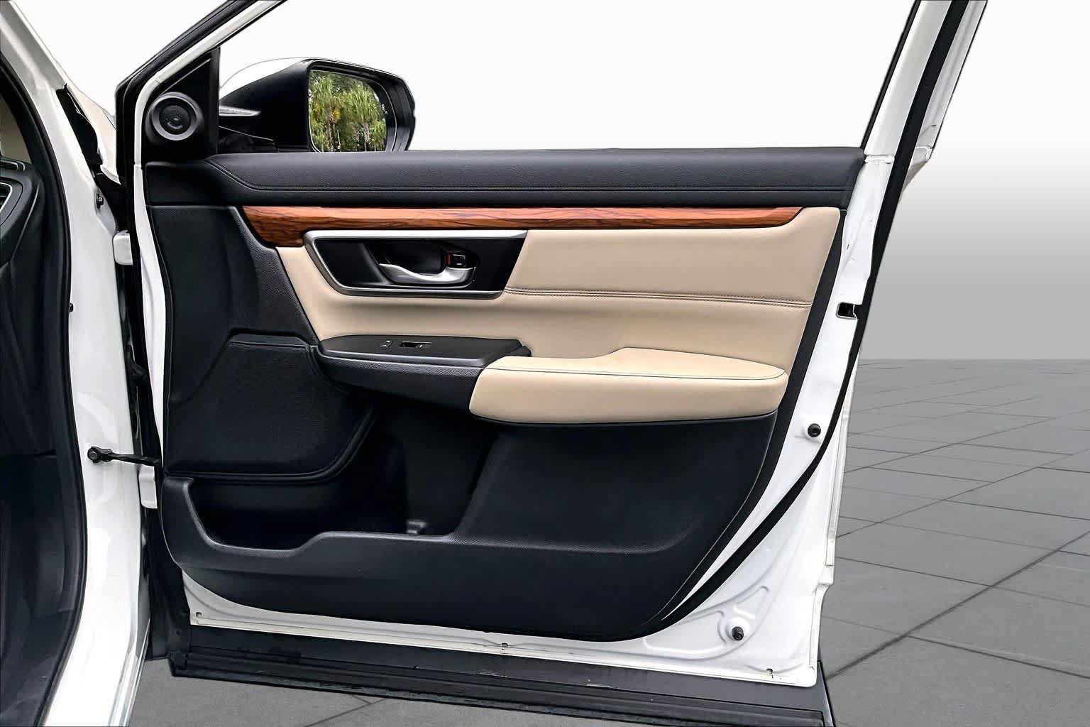 Used 2018 Honda CR-V Touring image 23
