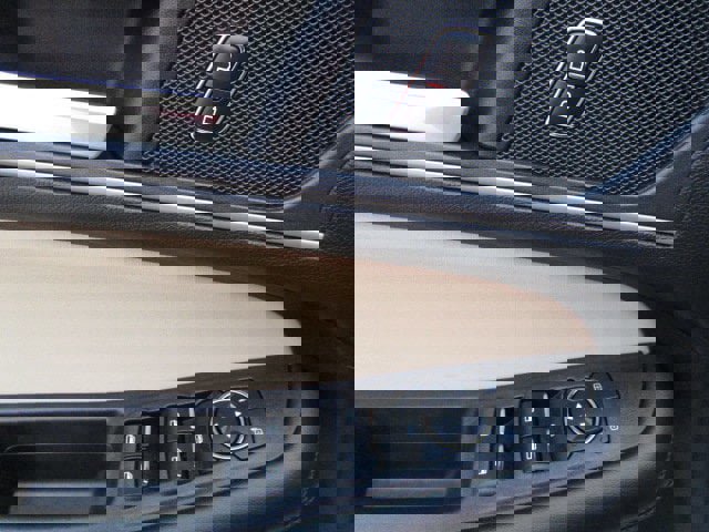 Used 2024 Ford Edge SEL image 13