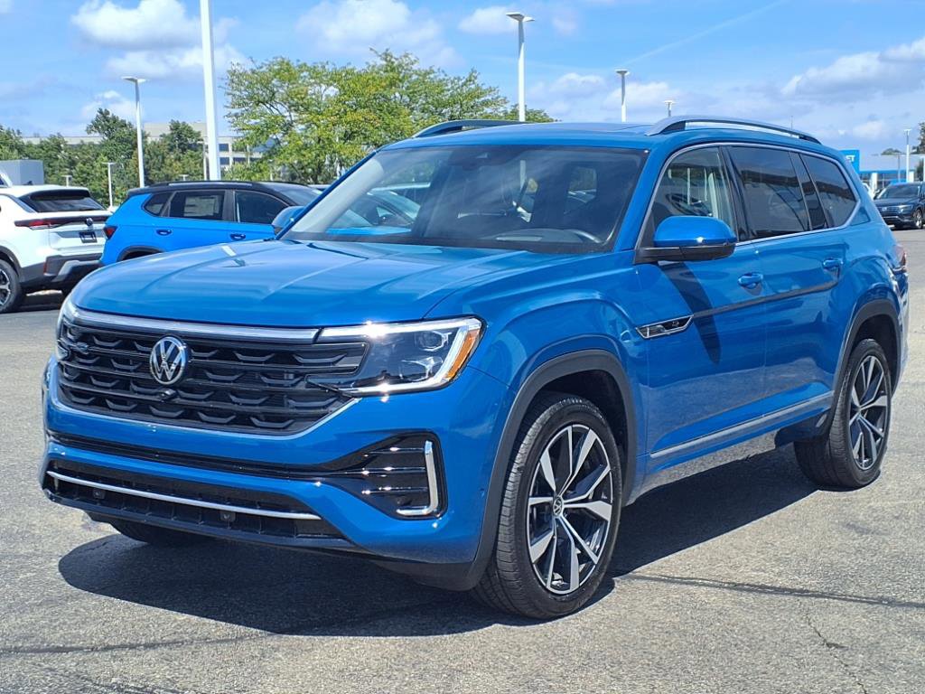 Certified 2025 Volkswagen Atlas SEL Premium R-Line image 2