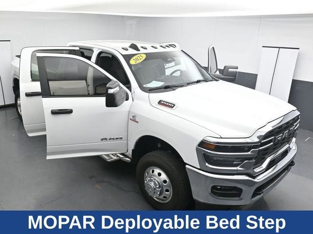 Used 2025 RAM 3500 Big Horn AWD/4WD image 35