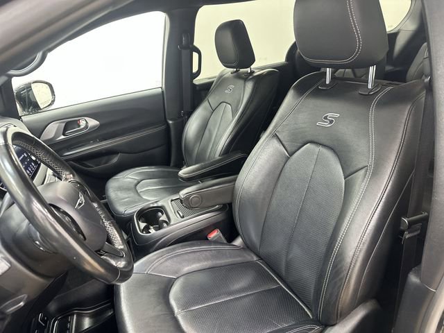 Used 2020 Chrysler Pacifica Touring-L Plus w/ S Appearance Package FWD image 14