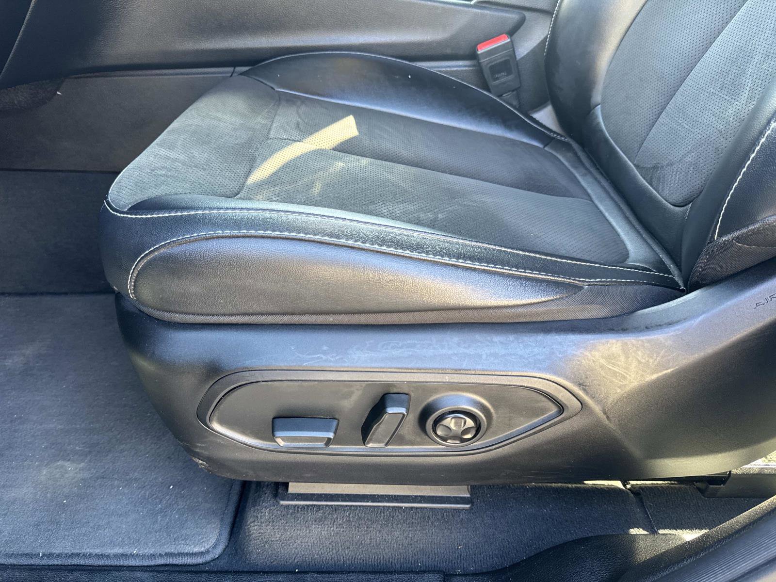 Used 2024 Jeep Grand Cherokee L Altitude image 16