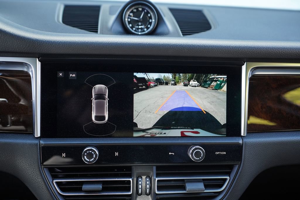 Used 2022 Porsche Macan AWD/4WD image 33