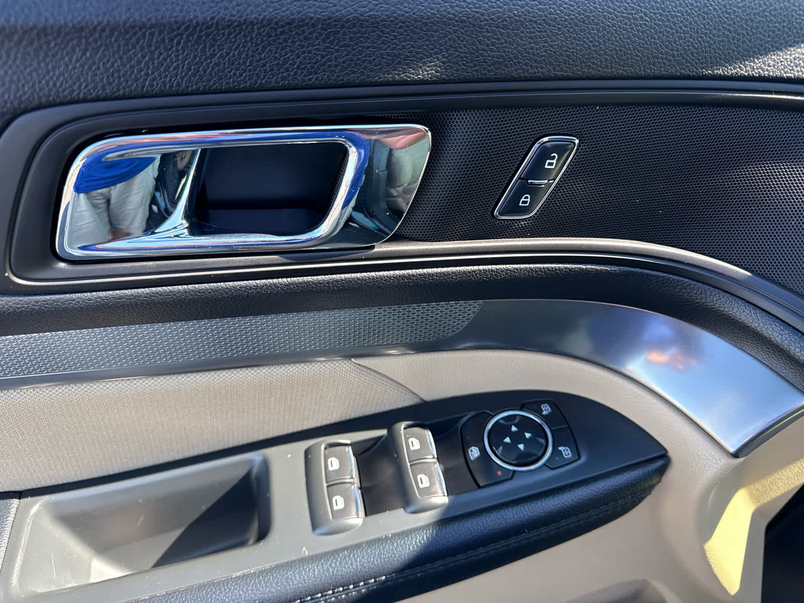 Used 2017 Ford Explorer FWD image 10