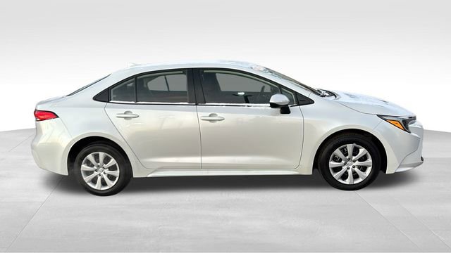 Used 2024 Toyota Corolla LE image 29