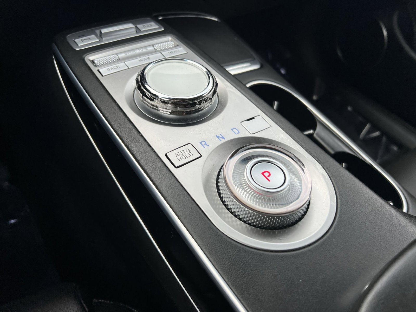 Used 2023 Genesis GV70 2.5T w/ Cargo Package image 22