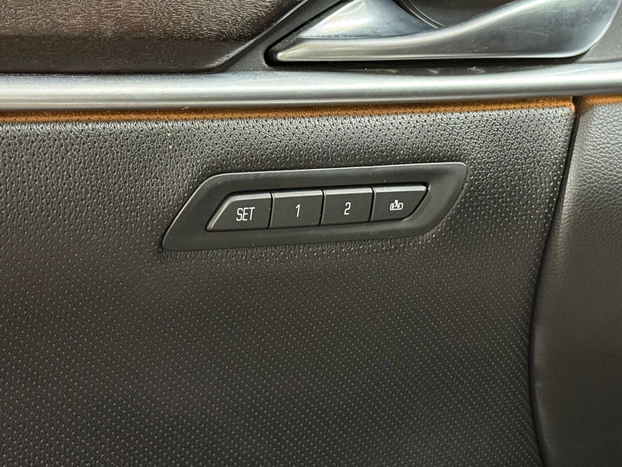 Used 2018 Cadillac XTS Luxury image 15