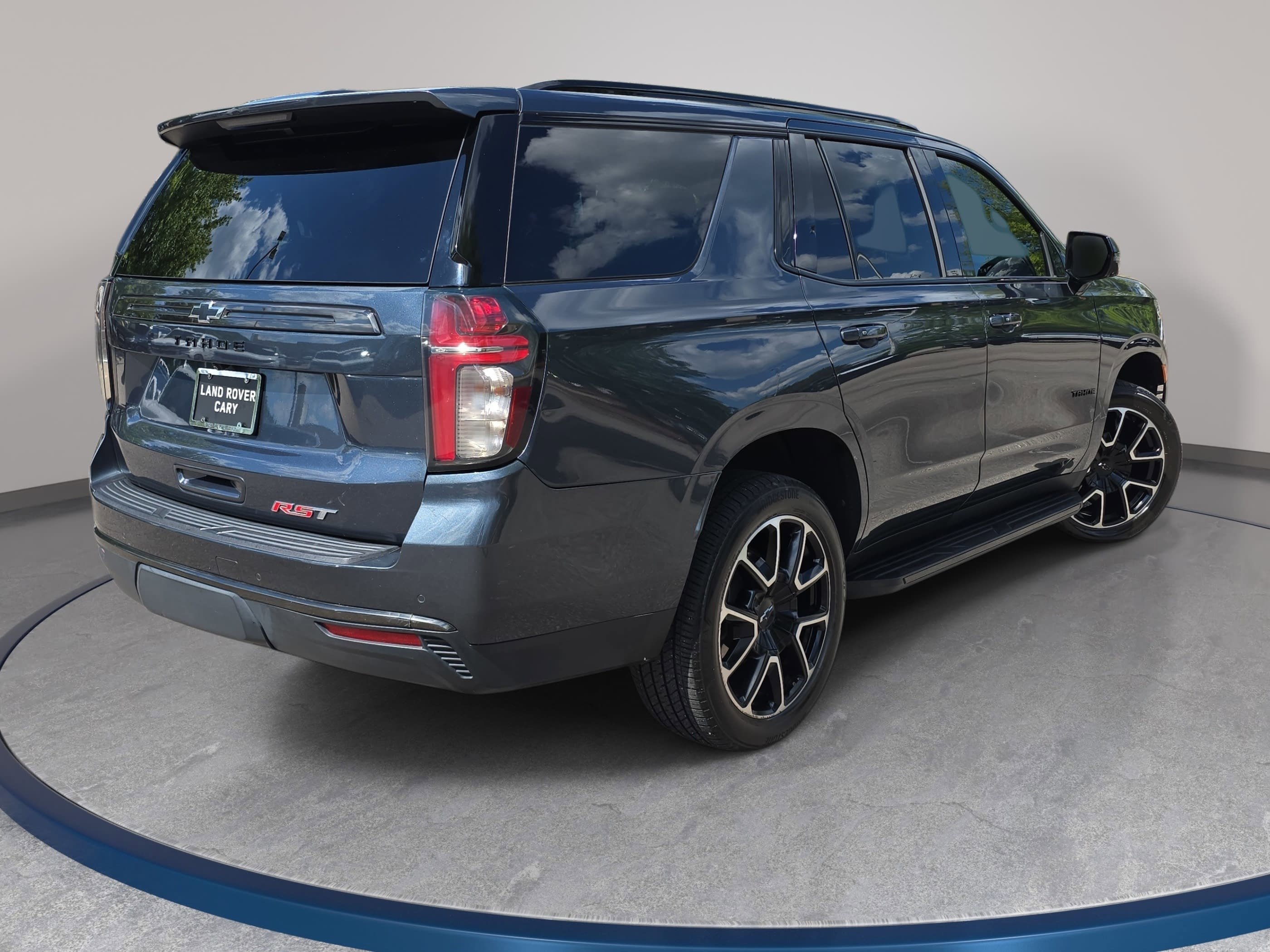 Used 2021 Chevrolet Tahoe RST w/ Luxury Package AWD/4WD image 5