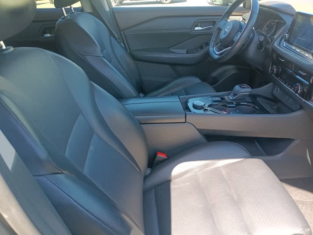 Used 2022 Nissan Rogue SV w/ SV Premium Package AWD/4WD image 26