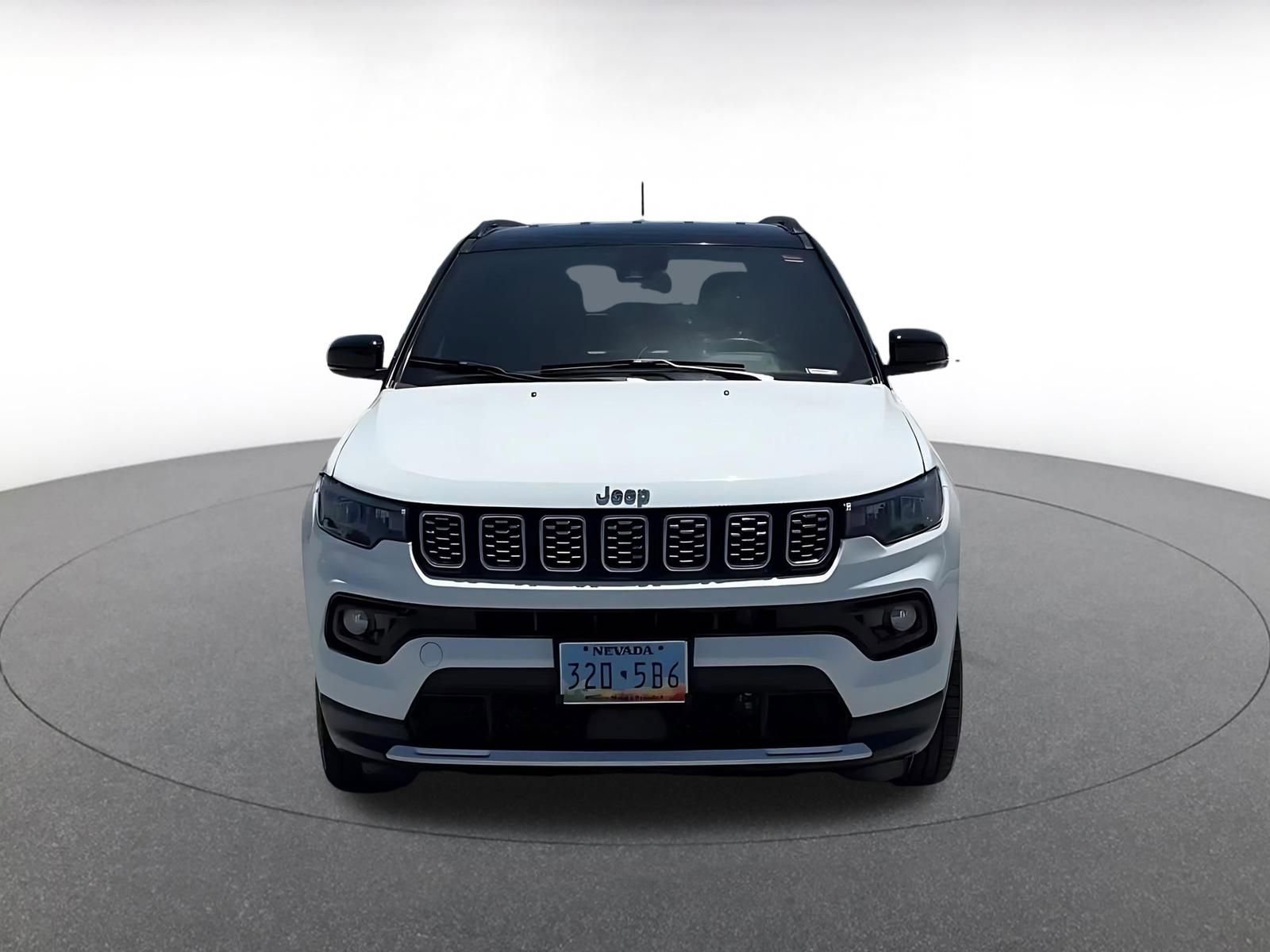 Used 2025 Jeep Compass Limited AWD/4WD image 4