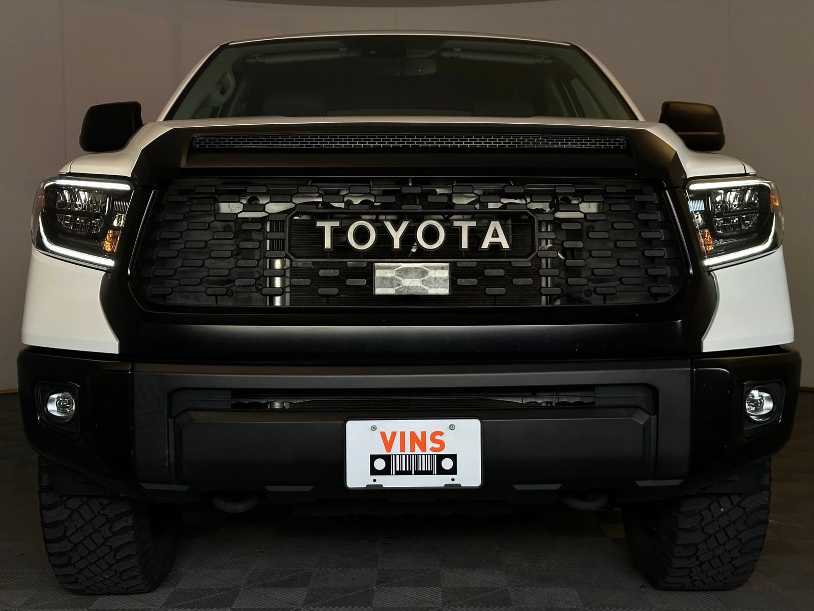 Used 2021 Toyota Tundra SR5 w/ TRD Off-Road Package AWD/4WD image 17