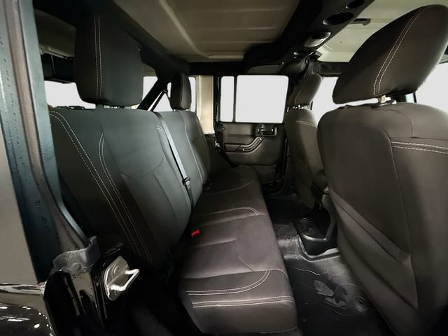 Used 2018 Jeep Wrangler Unlimited Sahara AWD/4WD image 23