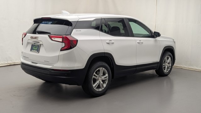 Used 2023 GMC Terrain SLE AWD/4WD image 5
