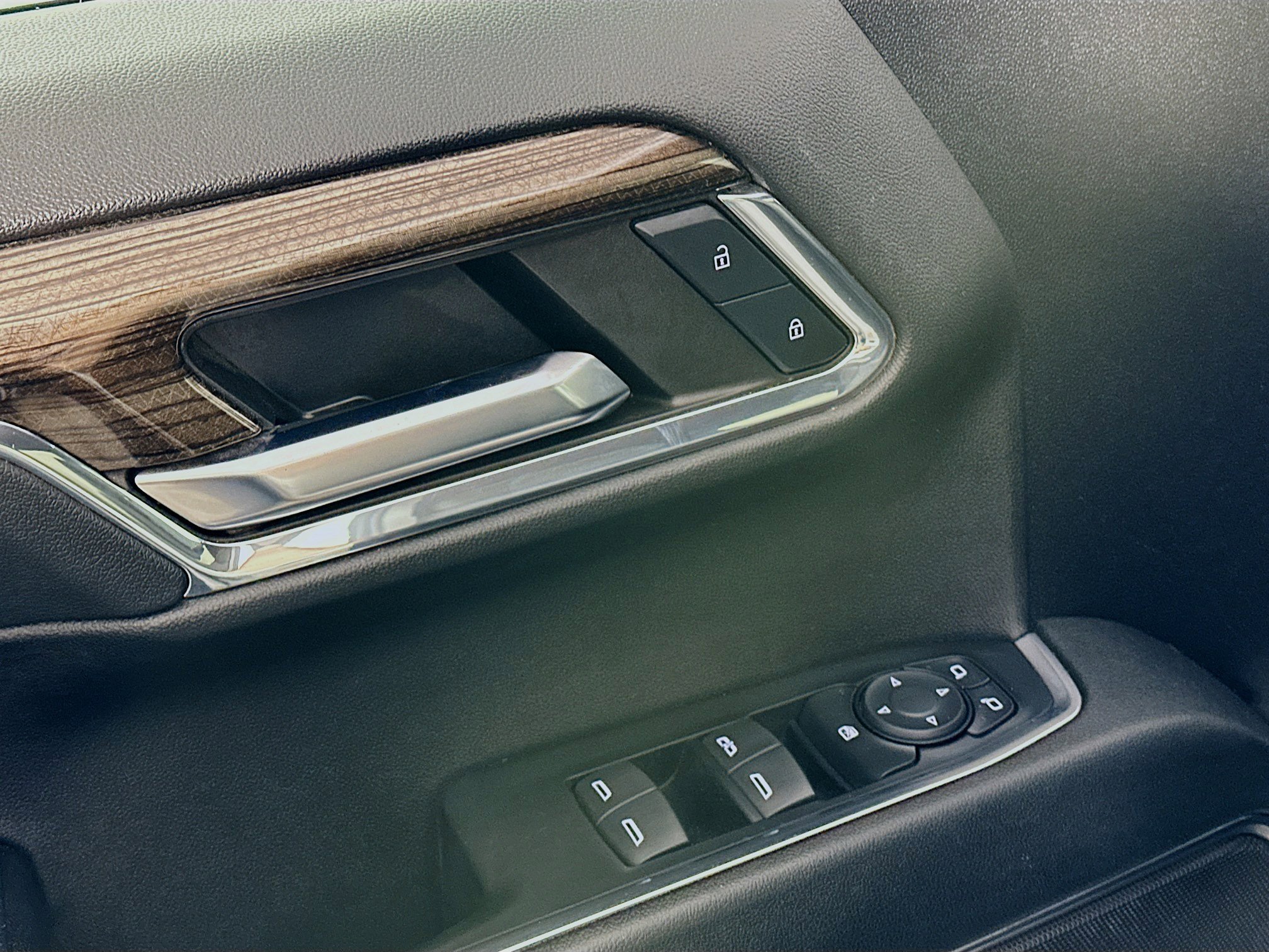 Used 2024 Chevrolet Silverado 1500 LT image 15