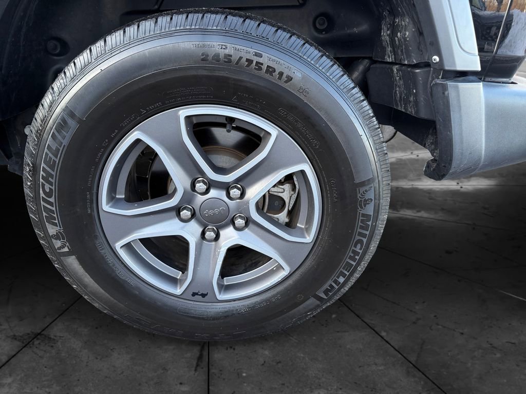 Used 2022 Jeep Wrangler Unlimited Sport image 32