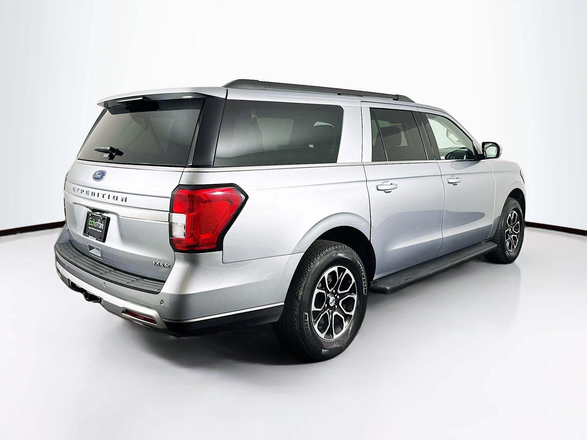 Used 2024 Ford Expedition Max XLT image 9