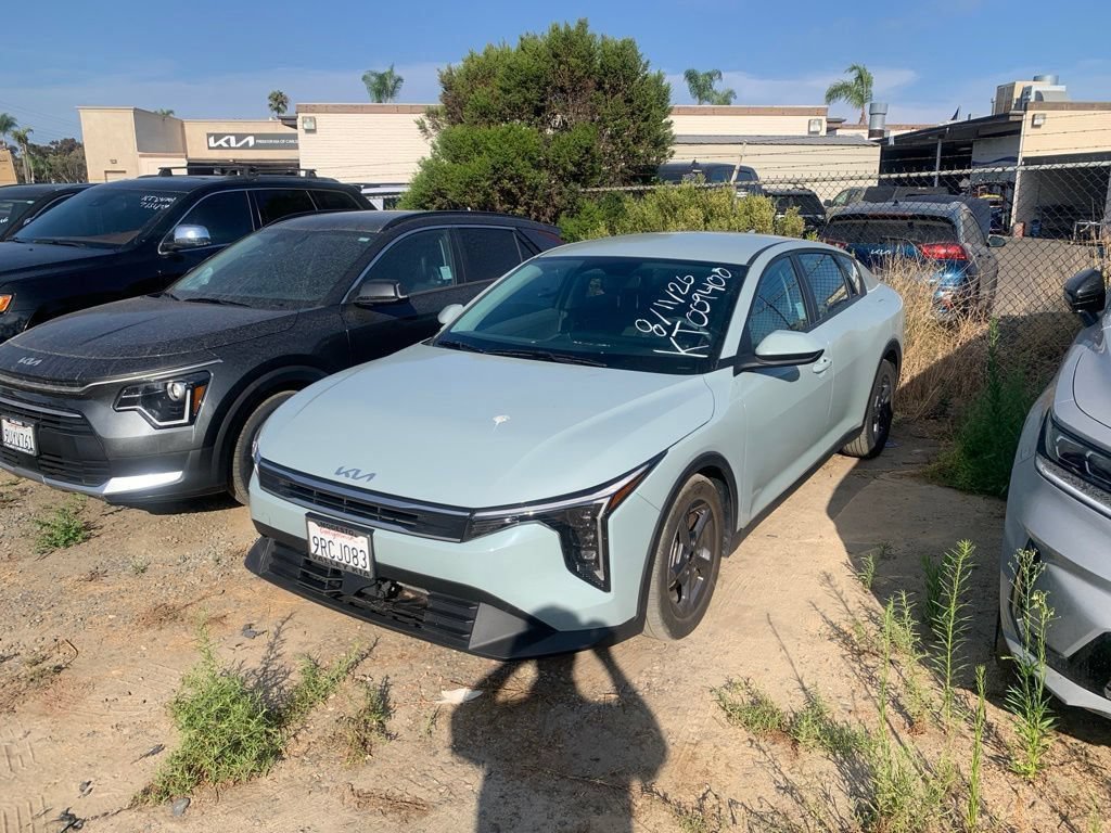 Used 2025 Kia K4 FWD video 1