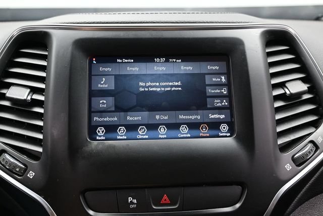 Used 2020 Jeep Cherokee Latitude Plus w/ Cold Weather Group AWD/4WD image 38