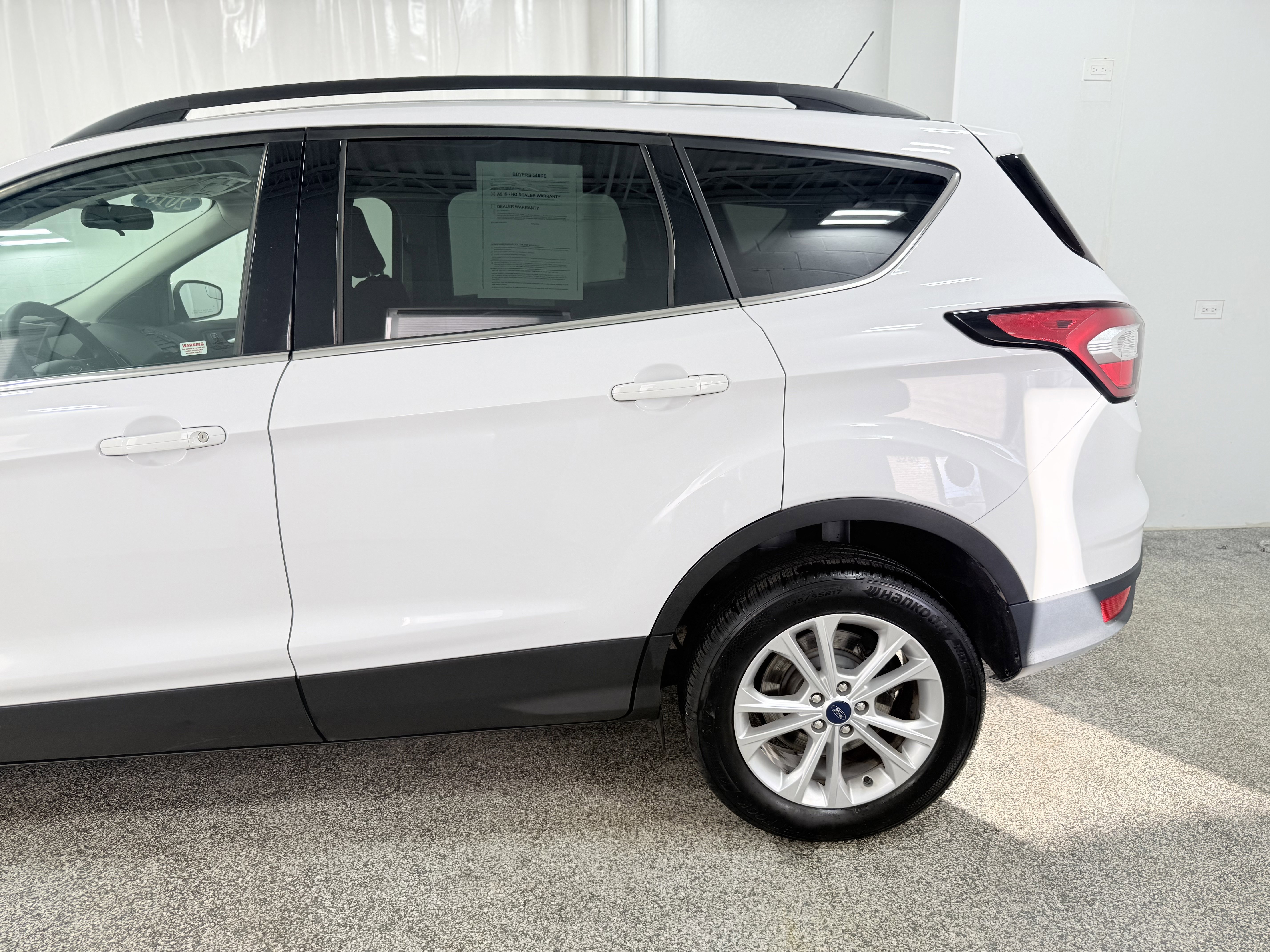 Used 2018 Ford Escape SE w/ SE Sync 3 Package image 5