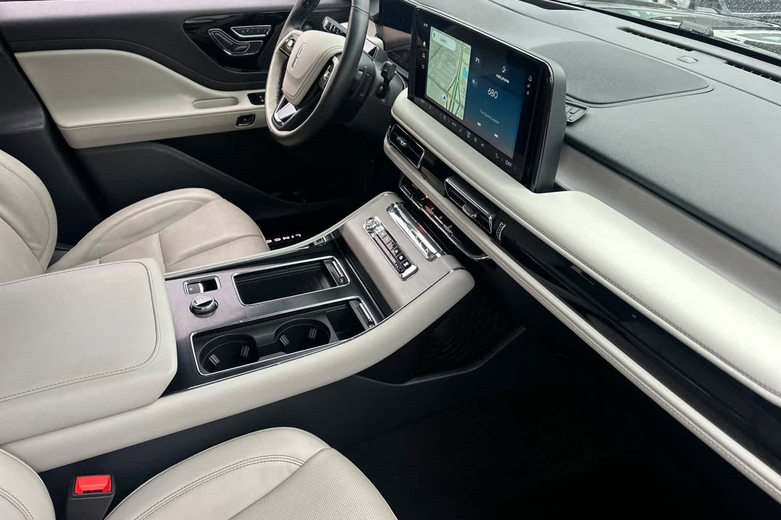 Used 2025 Lincoln Aviator Reserve image 17