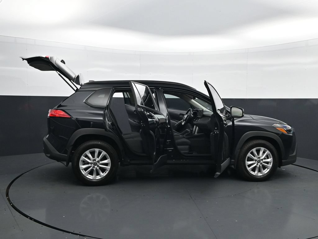 Used 2024 Toyota Corolla Cross LE w/ Moonroof Package FWD image 47