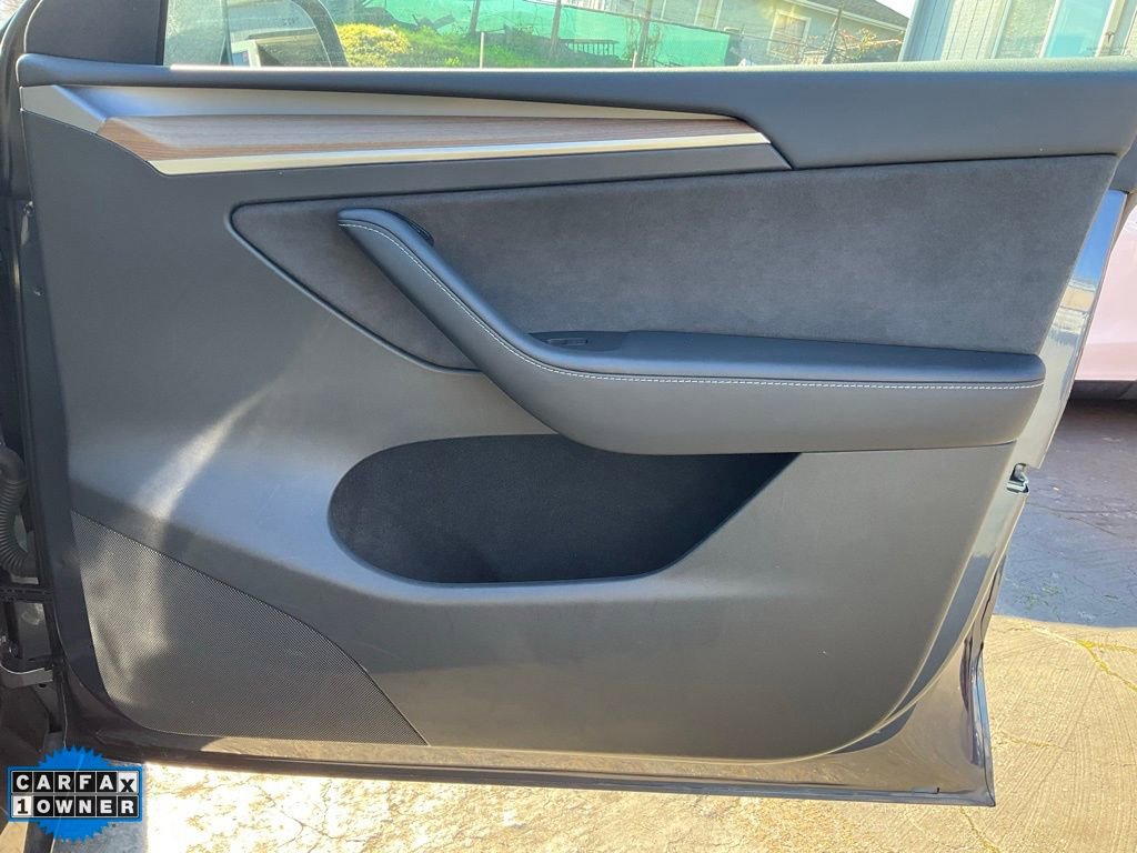 Used 2023 Tesla Model Y Long Range image 79