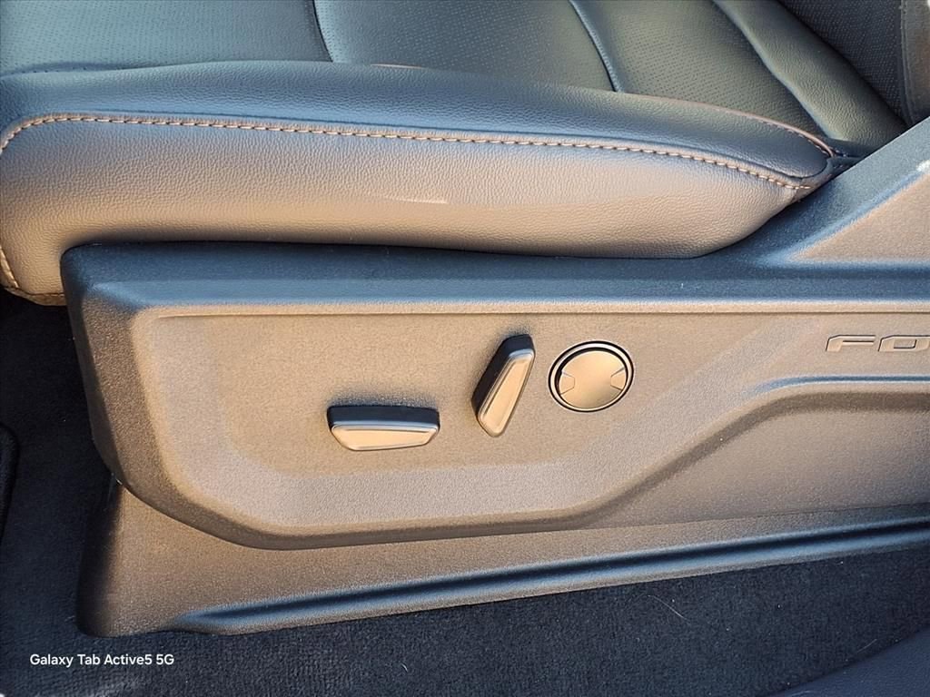 New 2026 Ford F350 Lariat w/ Black Appearance Package image 21