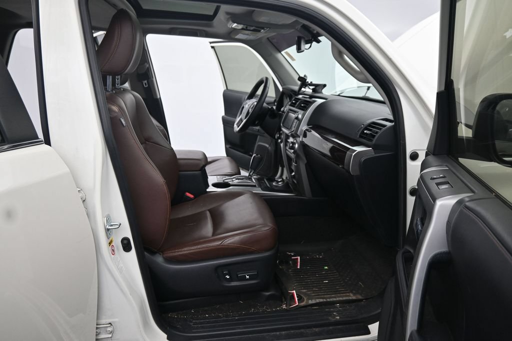 Used 2019 Toyota 4Runner Limited AWD/4WD image 19