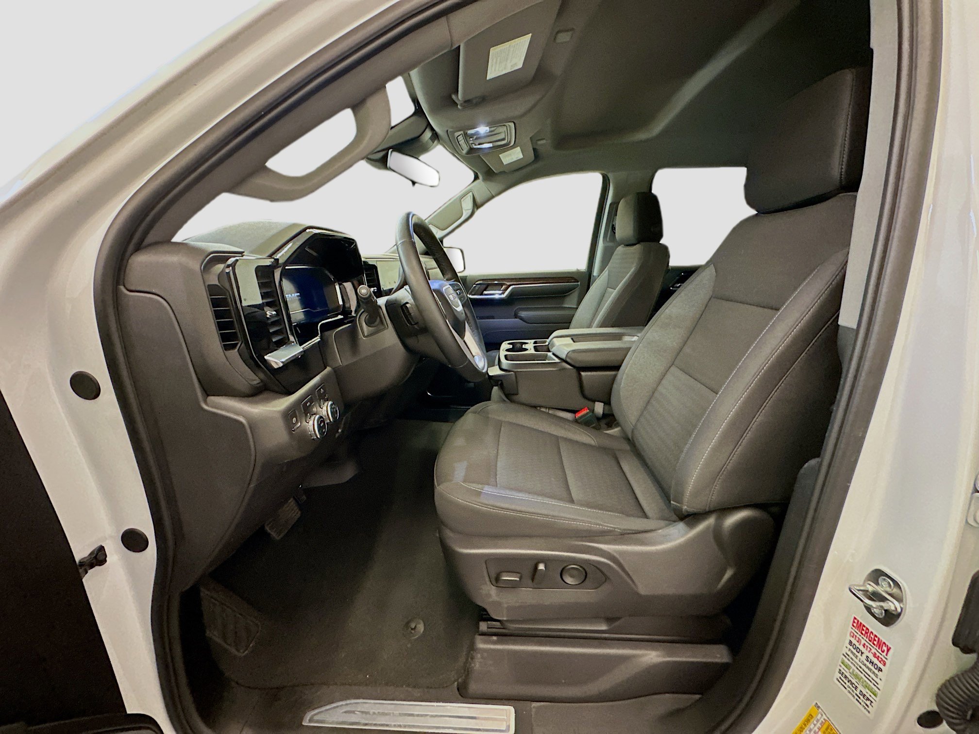 Used 2024 GMC Sierra 1500 Elevation image 13