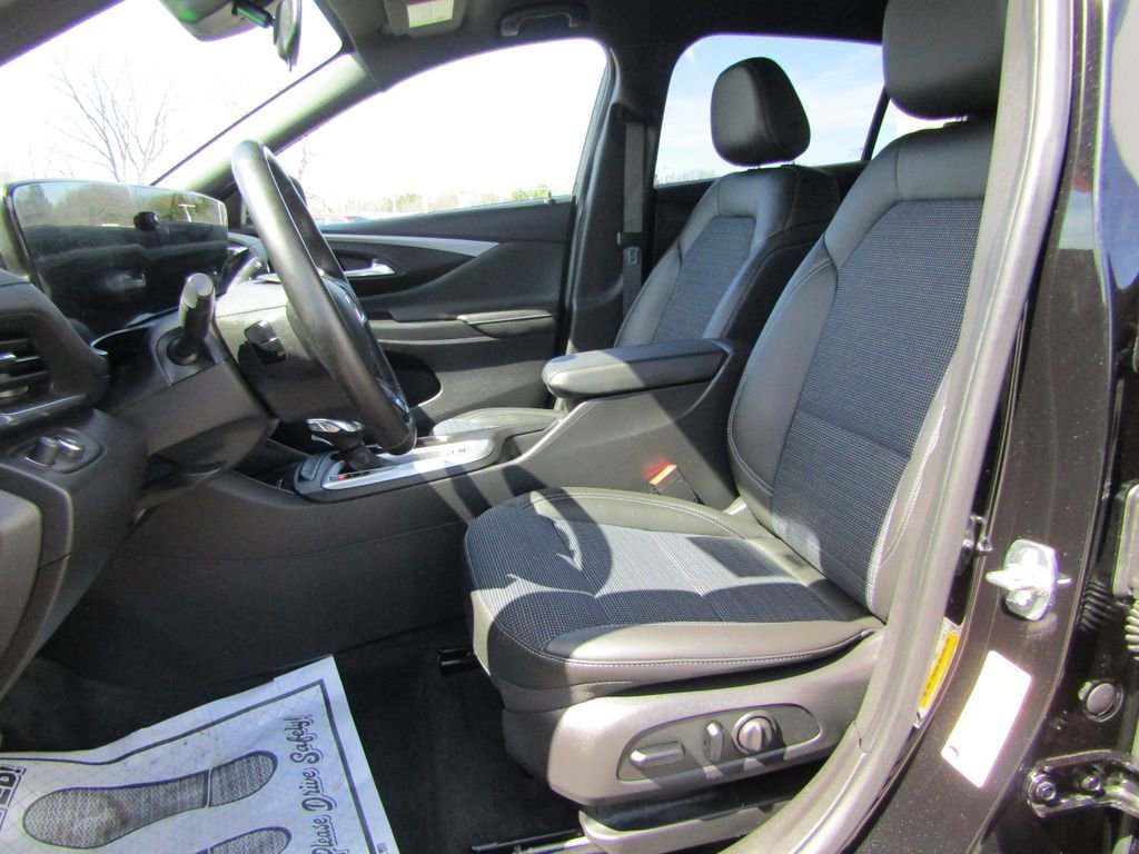 Used 2025 Buick Envista Preferred w/ Convenience I Package image 12