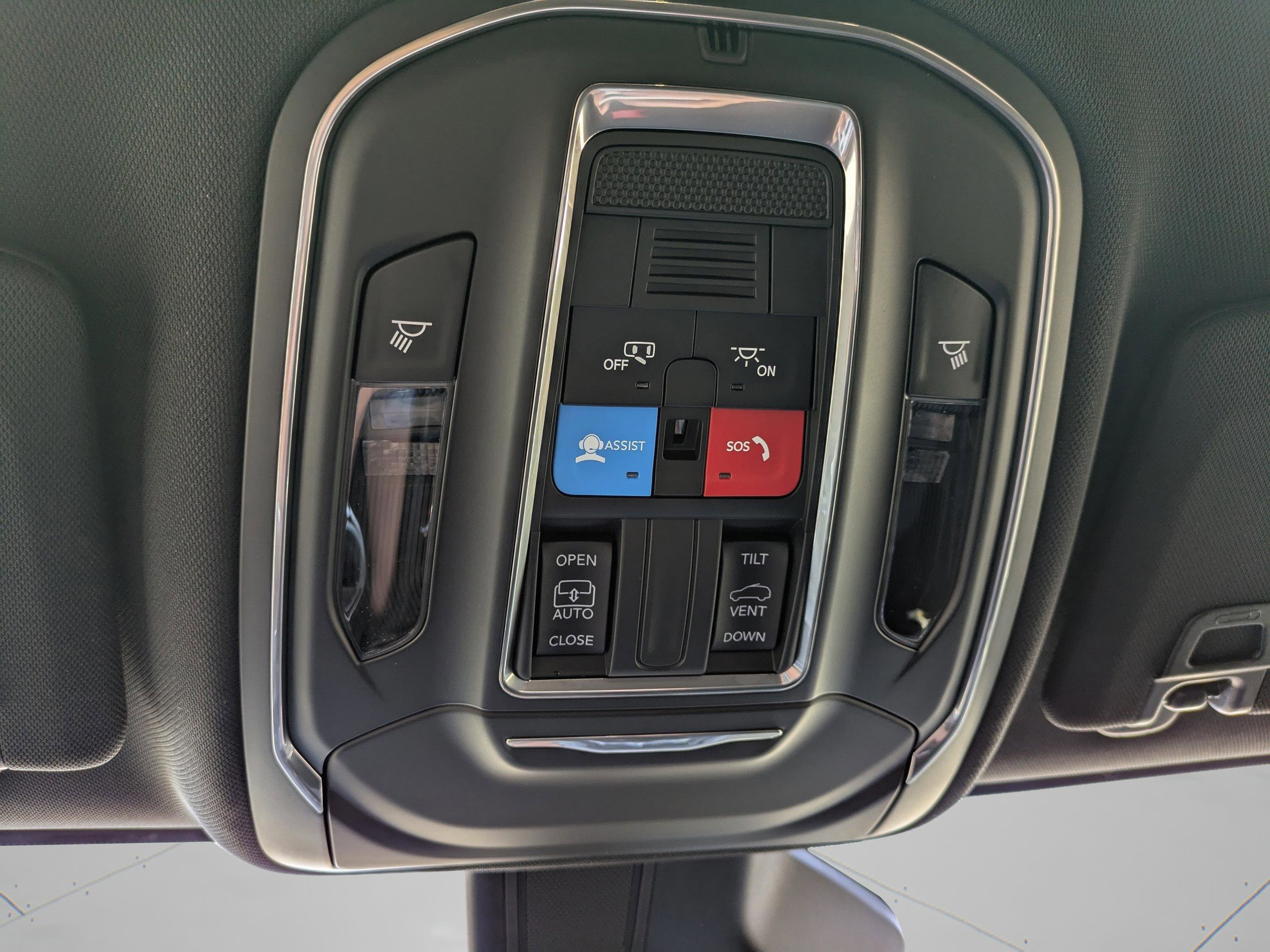 New 2025 Jeep Grand Cherokee L Laredo image 24