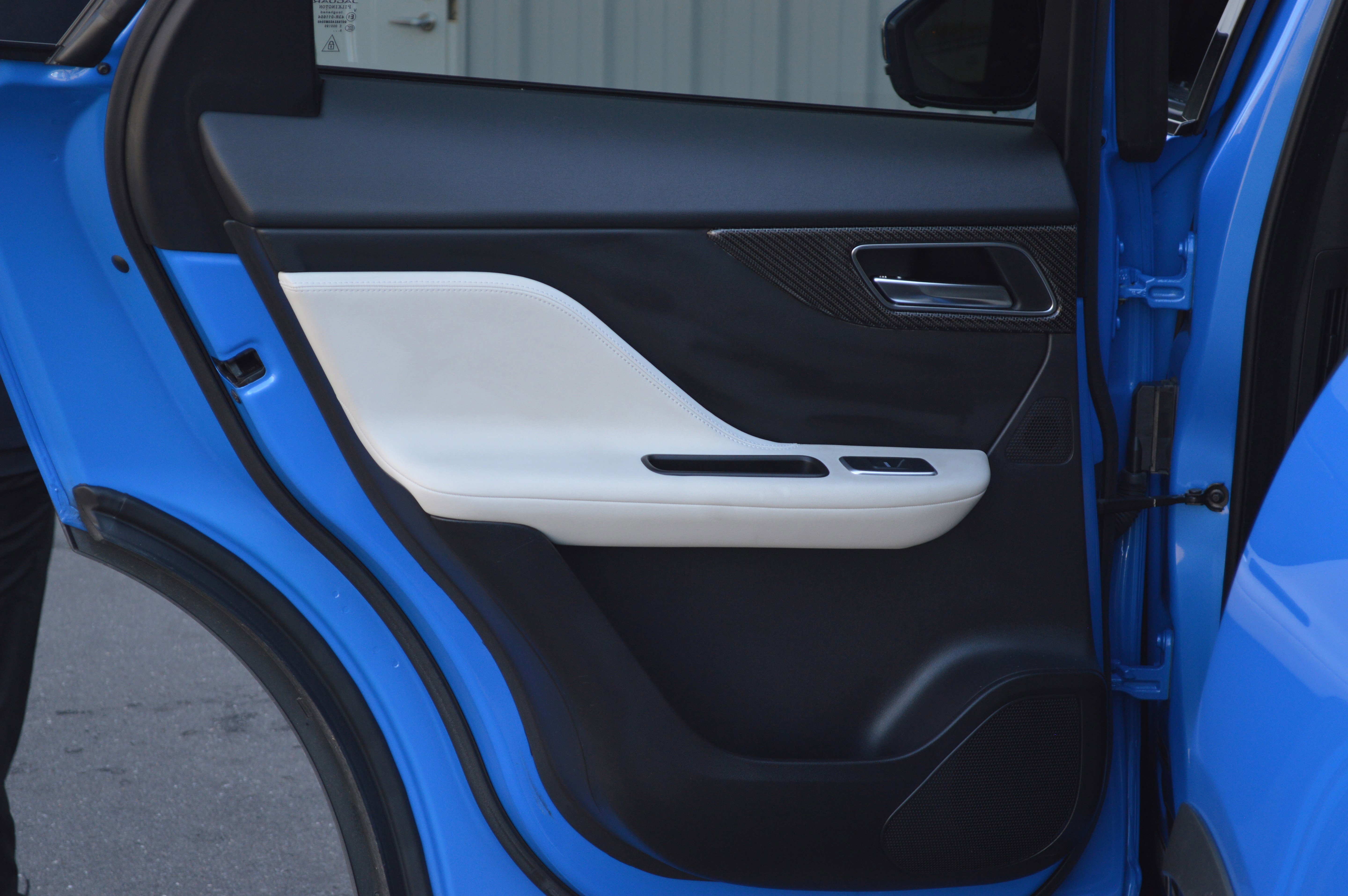 Used 2020 Jaguar F-PACE SVR image 30