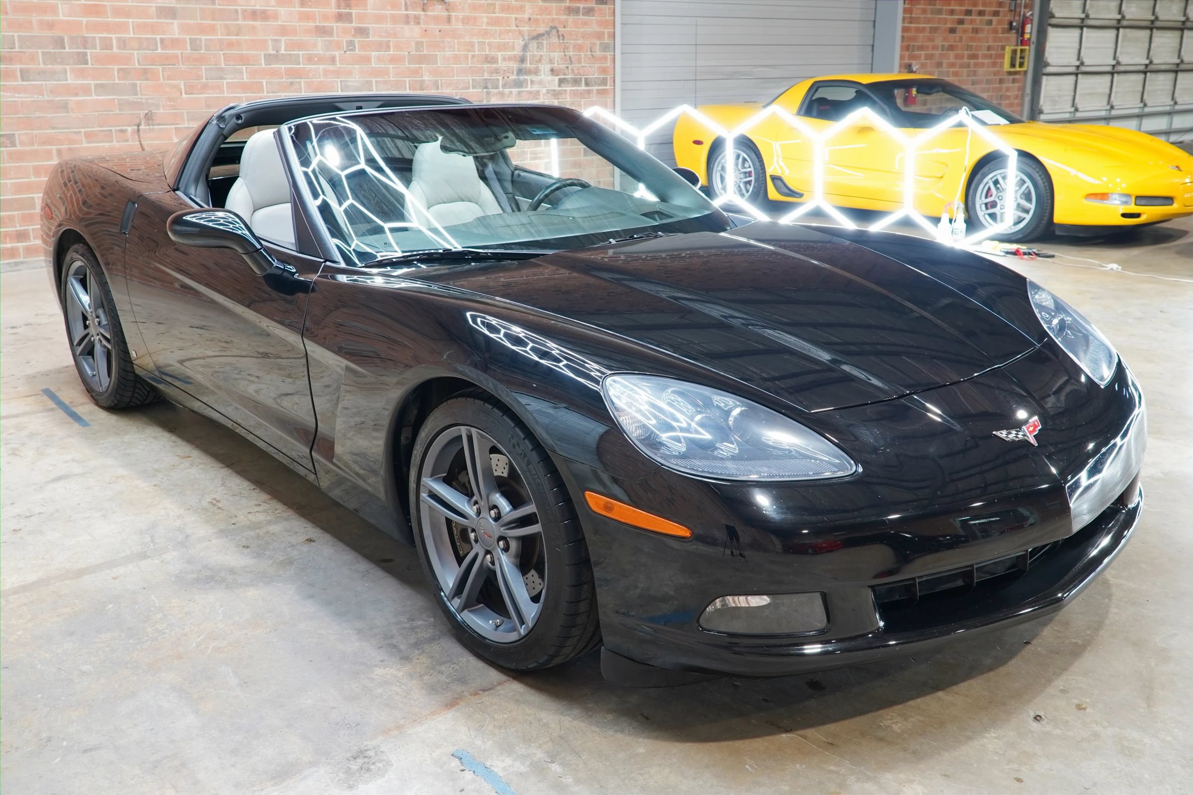 Used 2009 Chevrolet Corvette Coupe w/ Preferred Equipment Group RWD image 39
