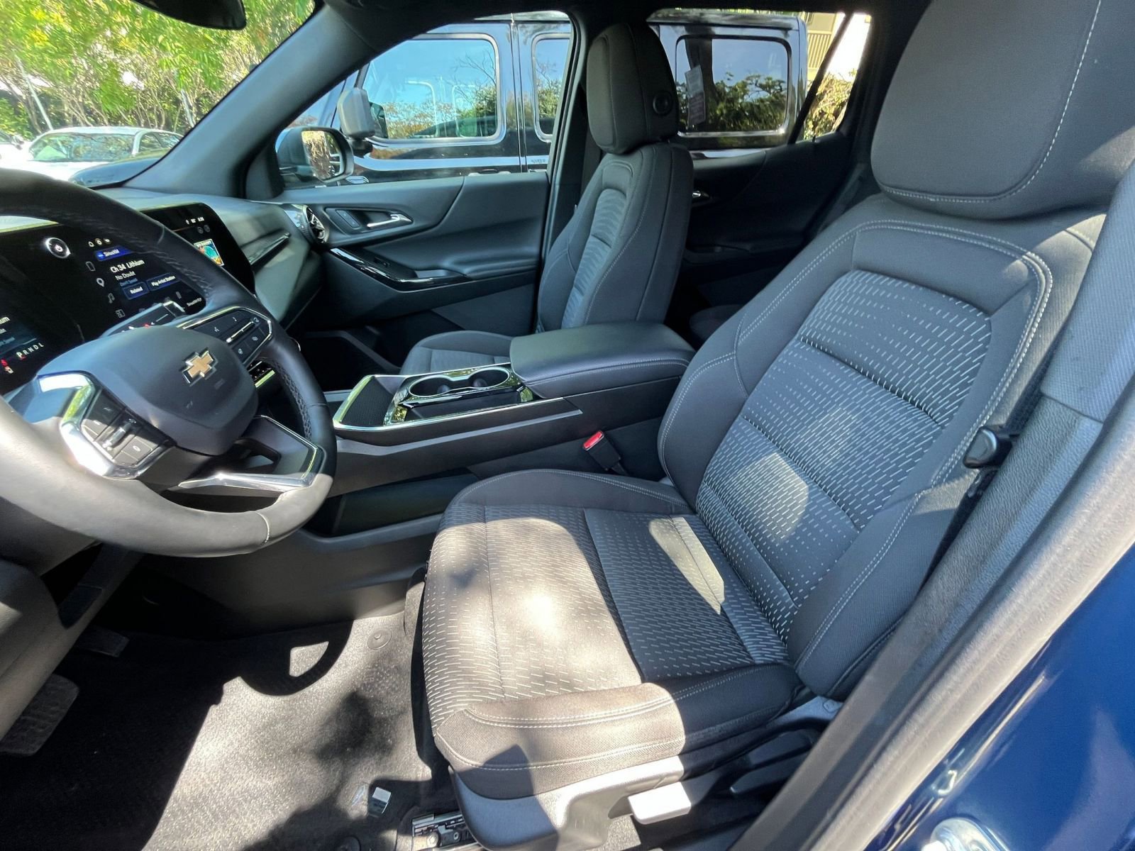 Used 2025 Chevrolet Equinox LT AWD/4WD image 27