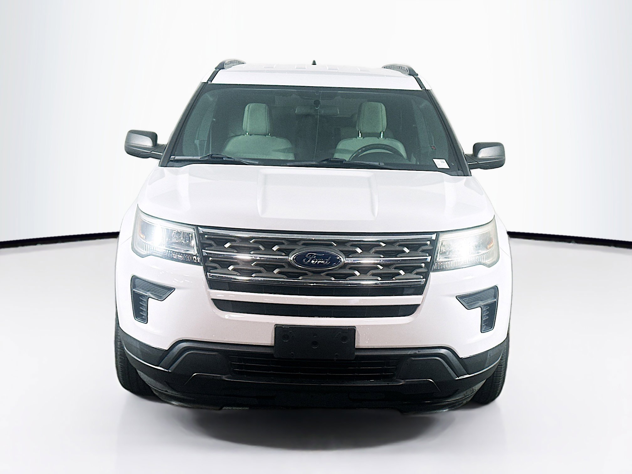 Used 2018 Ford Explorer FWD image 2