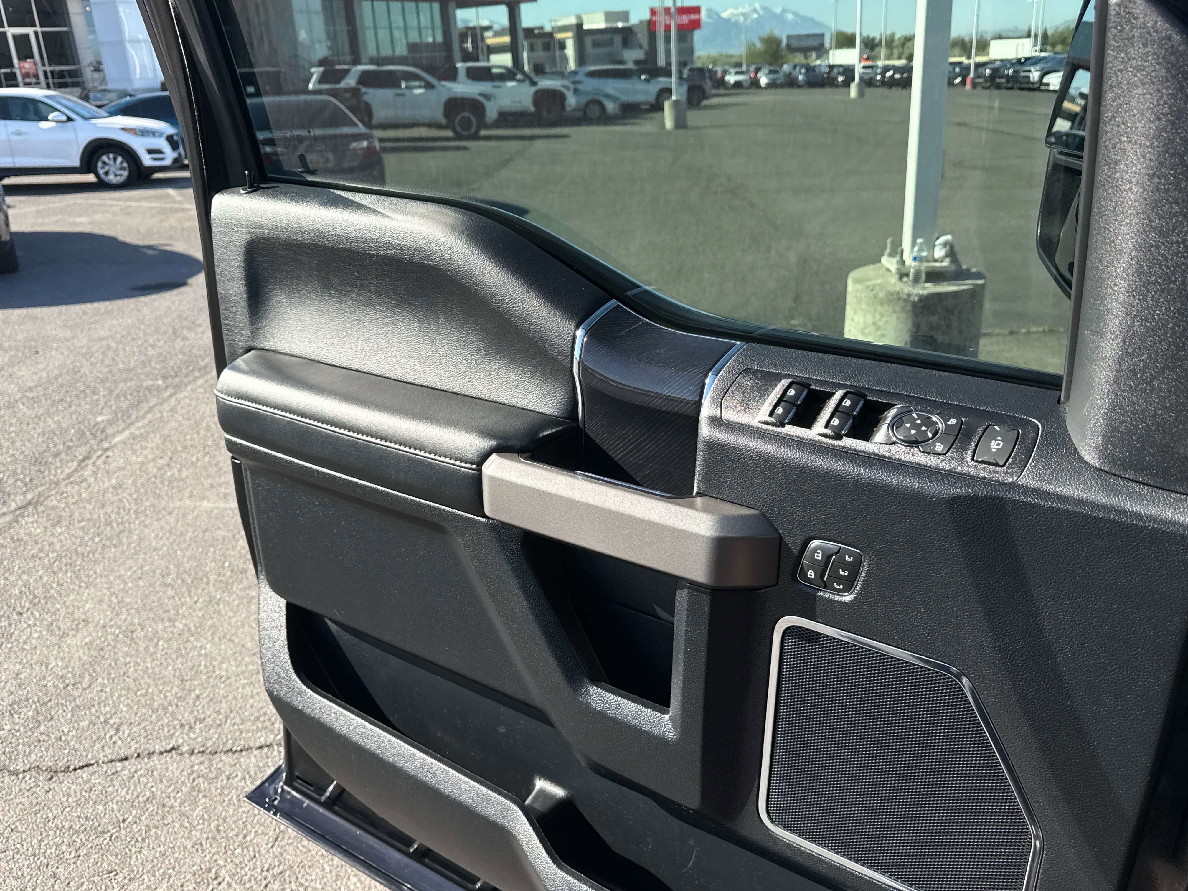 Used 2020 Ford F350 Platinum AWD/4WD image 9
