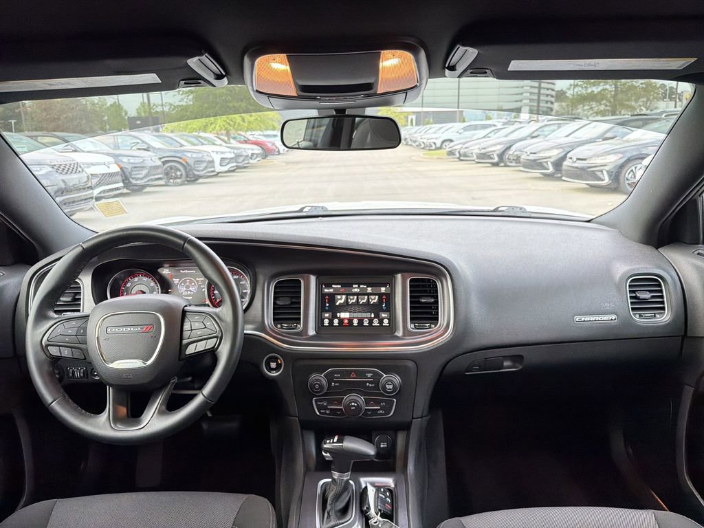 Used 2018 Dodge Charger SXT image 19