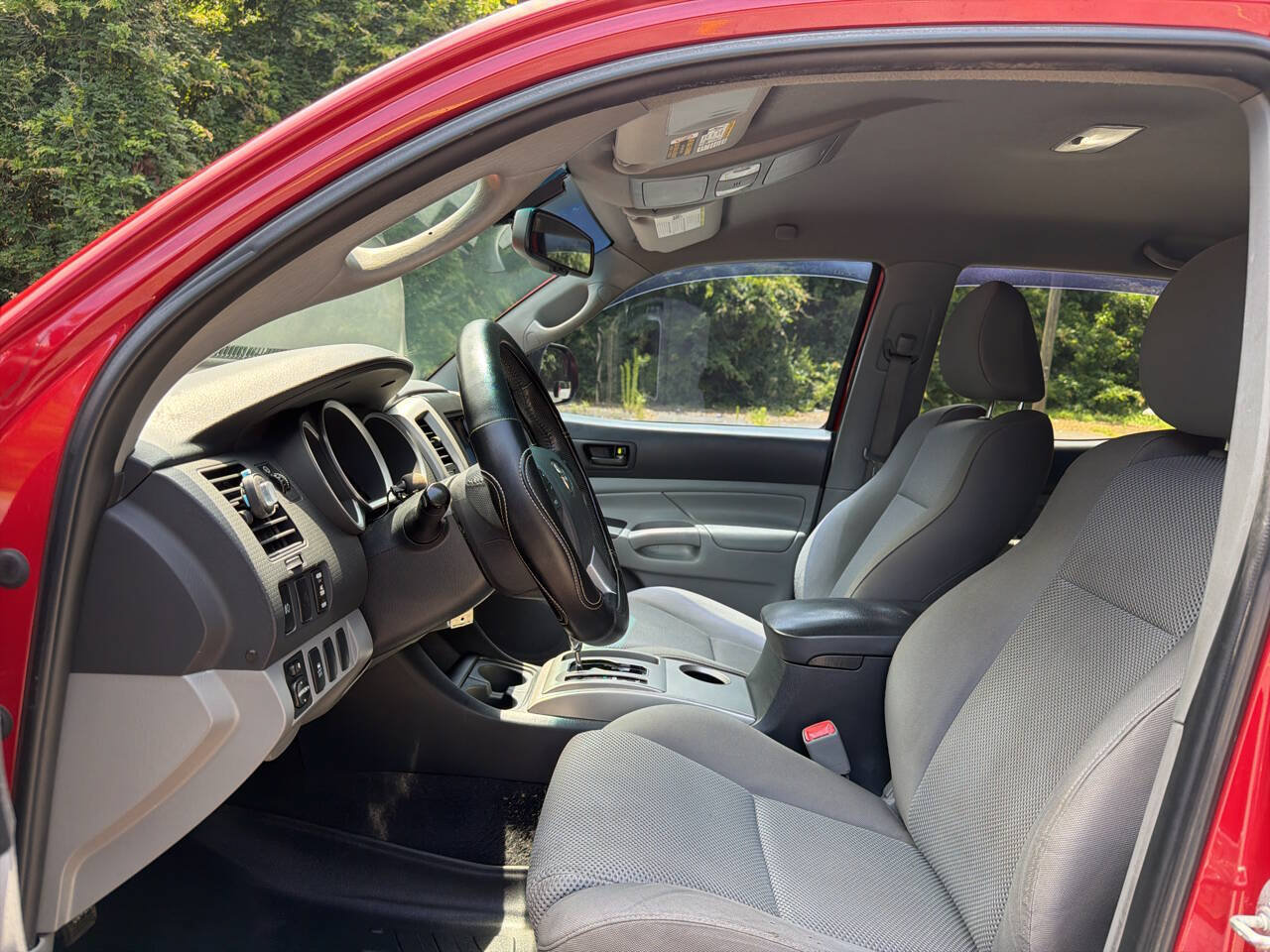 Used 2013 Toyota Tacoma PreRunner w/ TRD Sport Pkg RWD image 10