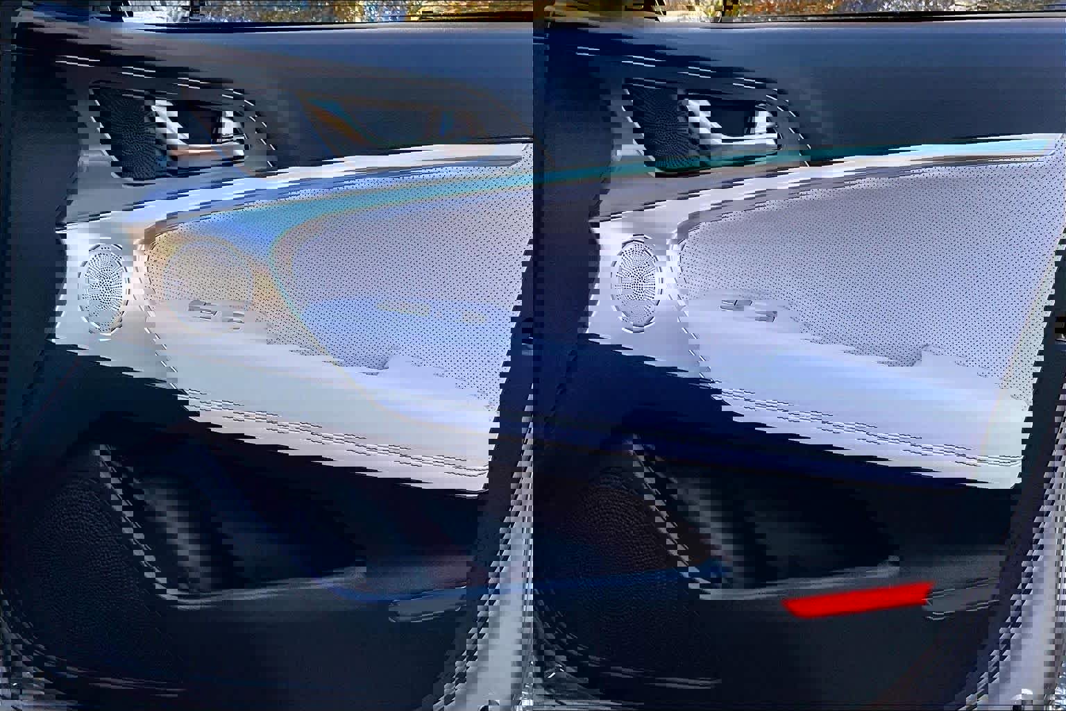 Used 2025 Genesis G70 3.3T Advanced image 23