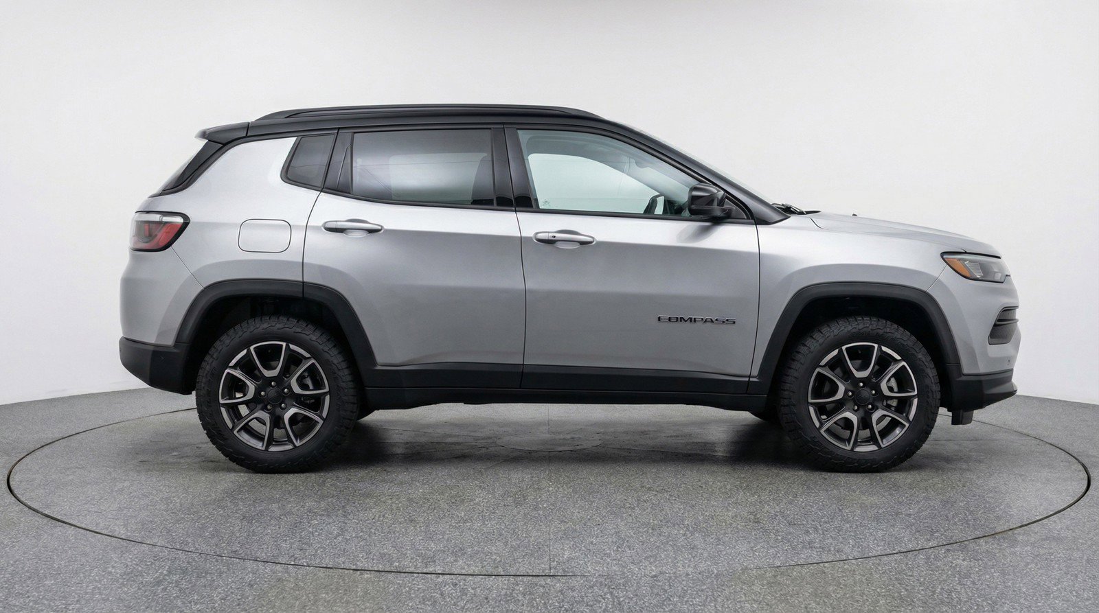 Used 2025 Jeep Compass Trailhawk AWD/4WD image 11