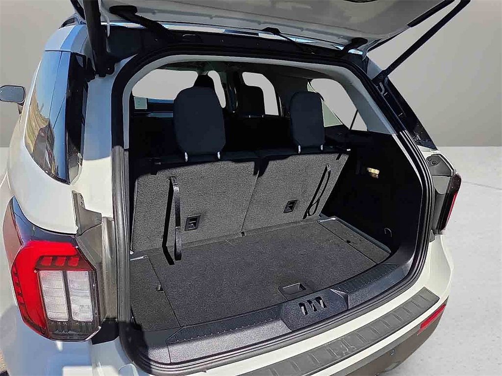 New 2025 Ford Explorer Active image 8