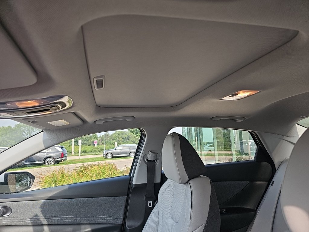 New 2026 Hyundai Elantra Limited FWD image 26