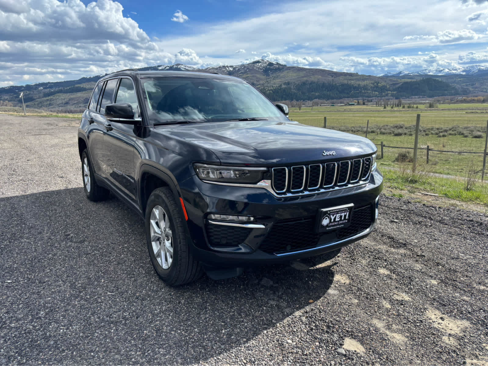 New 2023 Jeep Grand Cherokee Limited w/ Luxury Tech Group II image 24