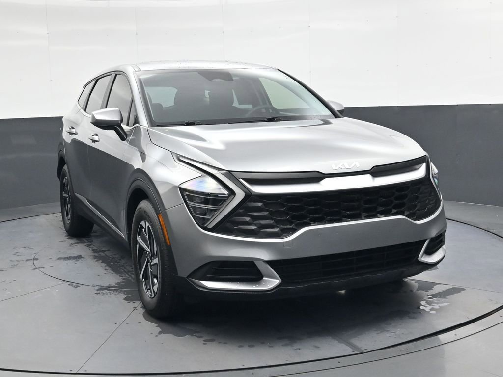 Used 2024 Kia Sportage LX image 1