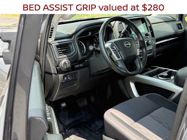 Used 2024 Nissan Titan SV w/ SV Convenience Package RWD image 9