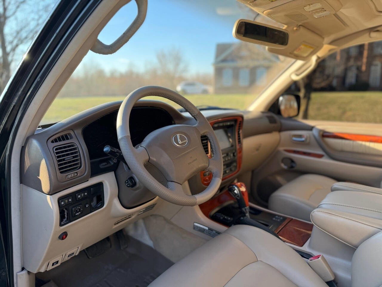 Used 2002 Lexus LX 470 Base 4WD 4dr SUV image 21