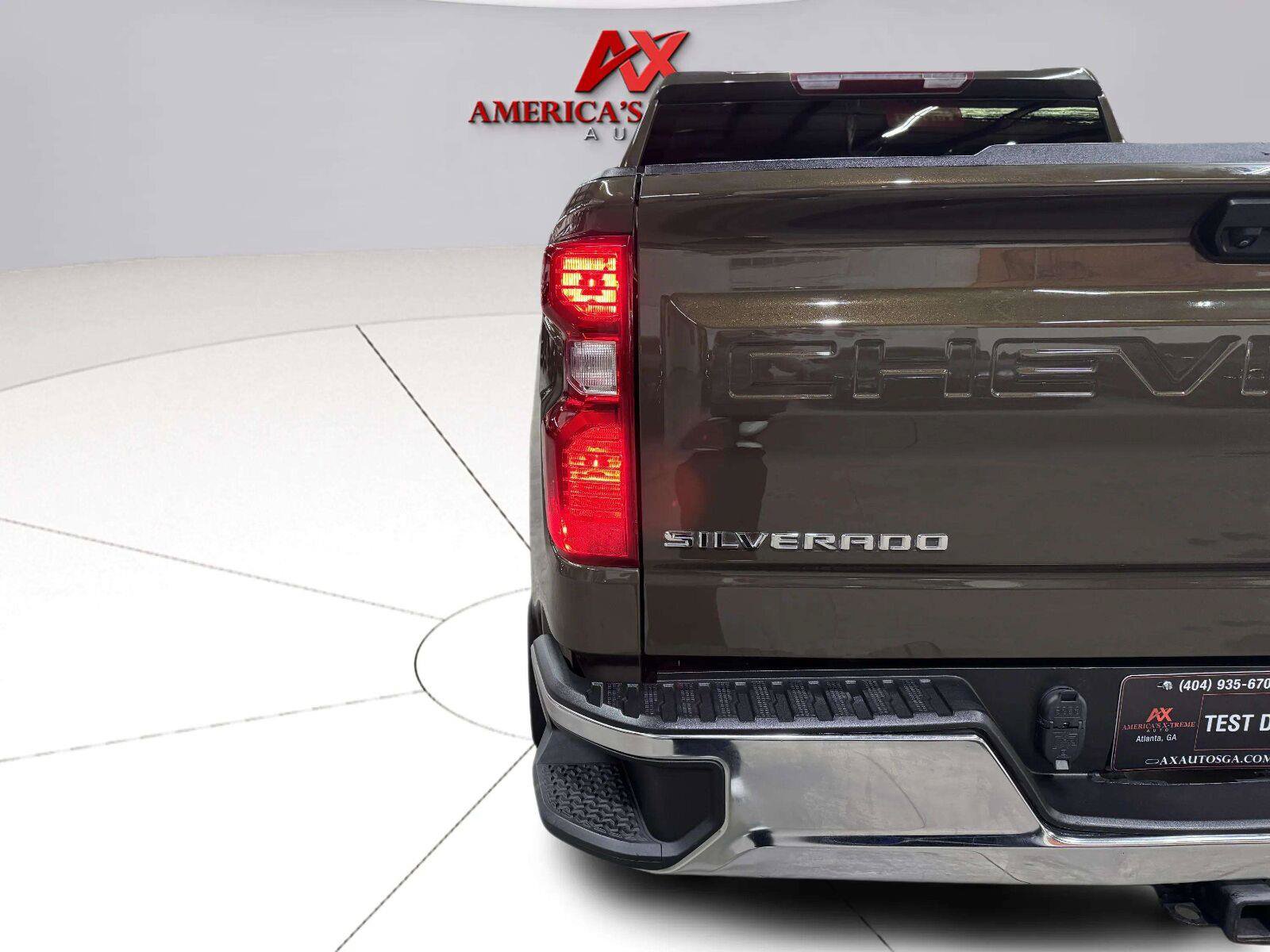 Used 2023 Chevrolet Silverado 1500 LT AWD/4WD image 14