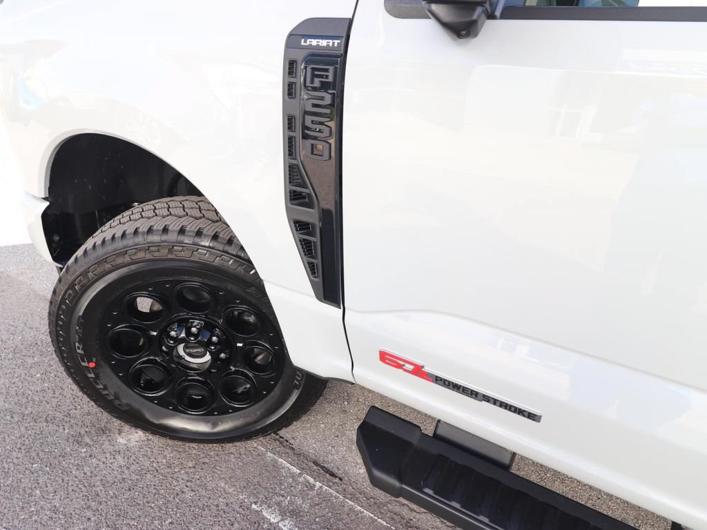 New 2026 Ford F250 4x4 Crew Cab Super Duty image 4