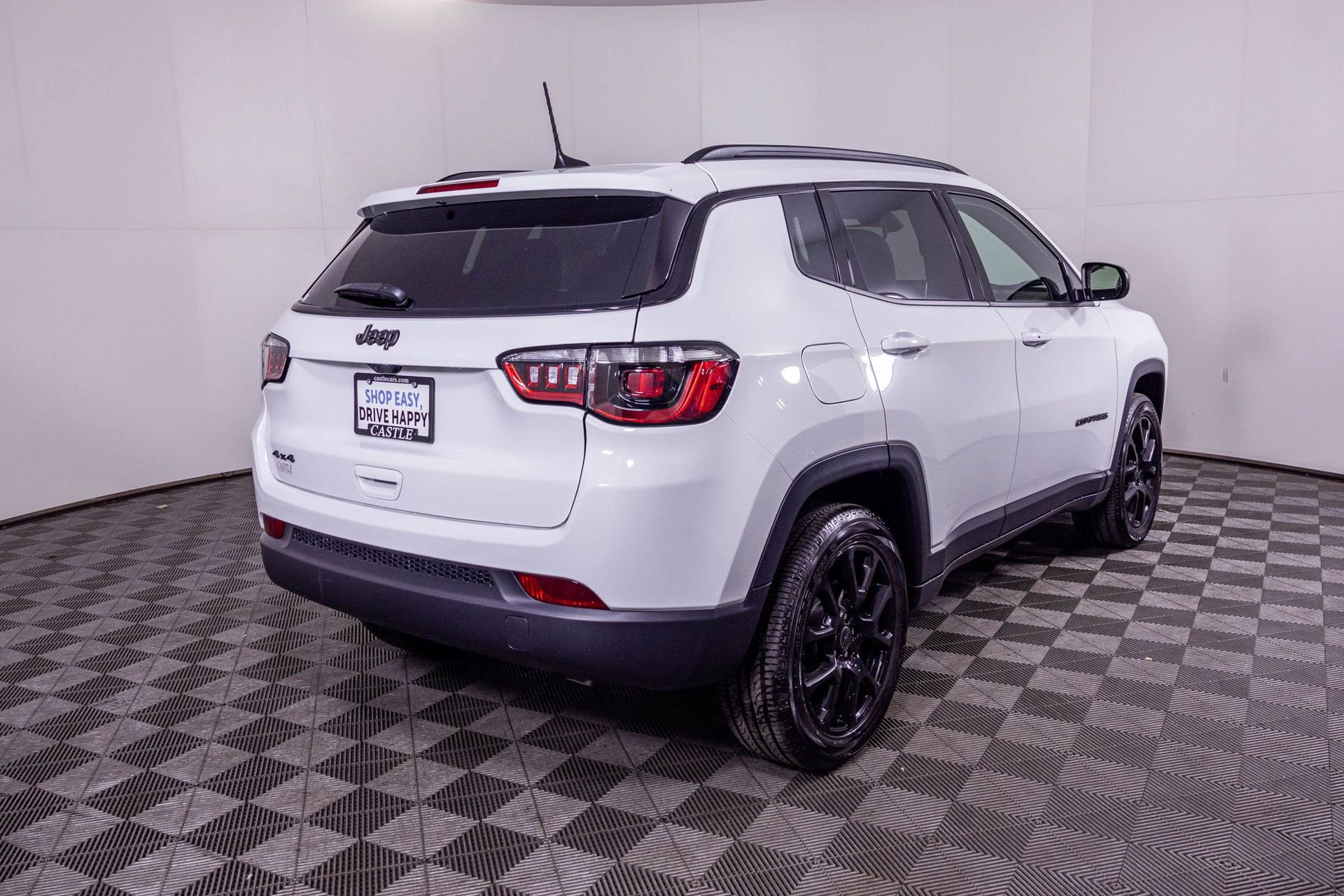 New 2026 Jeep Compass Latitude image 9
